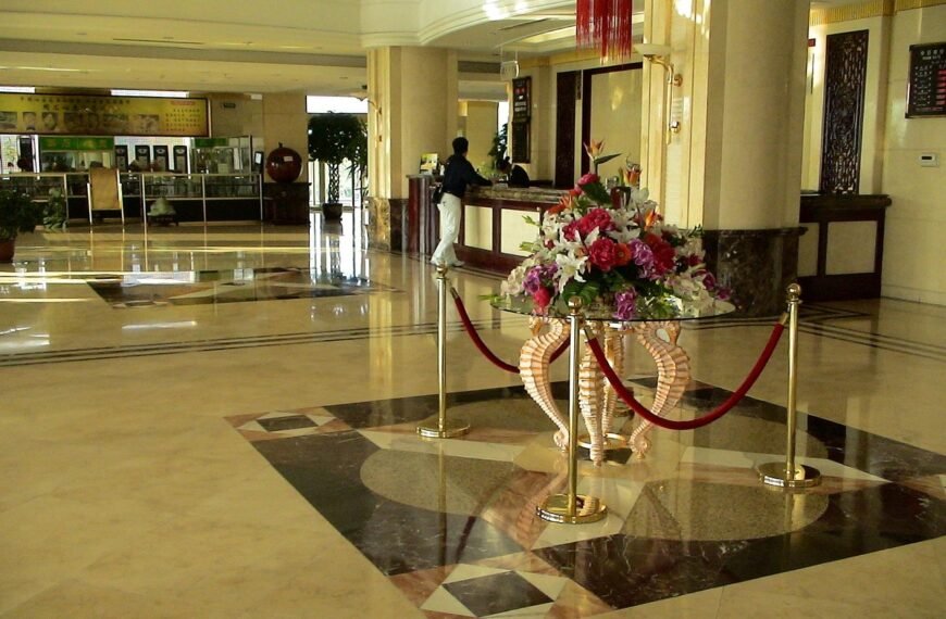 Jak sprawdzić, czy w hotelu nie ma ukrytych kamer